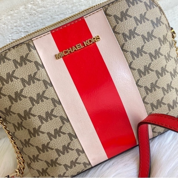 MICHAEL KORS Signature Red Stripe Dome
Crossbody Raven Bedford Jet Set - Picture 5 of 11